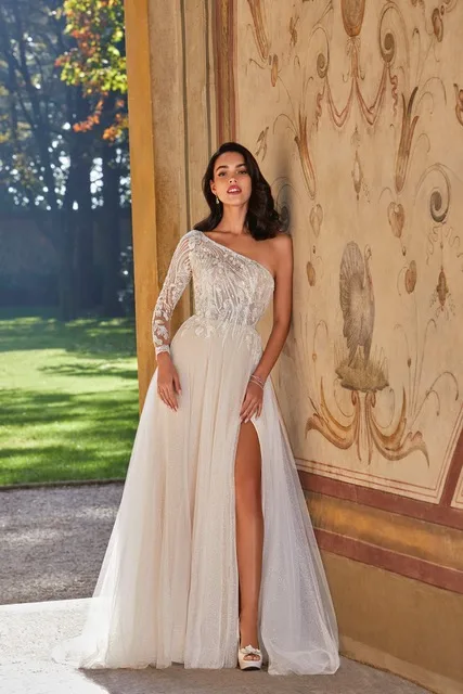 Булчинска рокля Style 8177 — А-силует — колекция Cosmobella — мъниста, дантела, блестящ тюл, тюл | Арети София