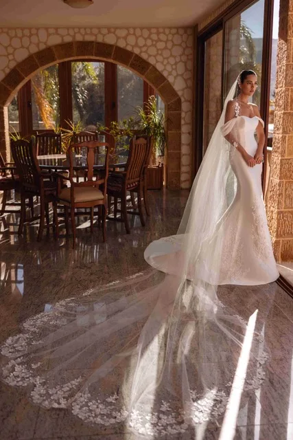 Булчинска рокля Style 8257 — Русалка — колекция Cosmobella — дантела с мъниста, микадо, сатен | Арети София