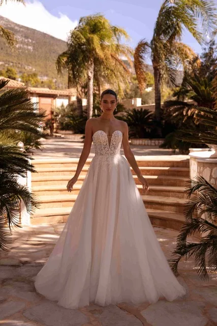 Булчинска рокля Style 8271 — А-силует — колекция Cosmobella — тюл с мъниста, блестящ тюл | Арети София