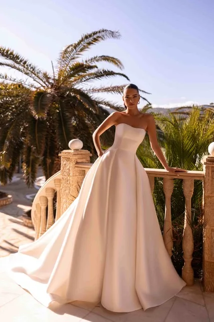 Булчинска рокля Style 8251 — Принцеса — колекция Cosmobella — микадо, сатен | Арети София