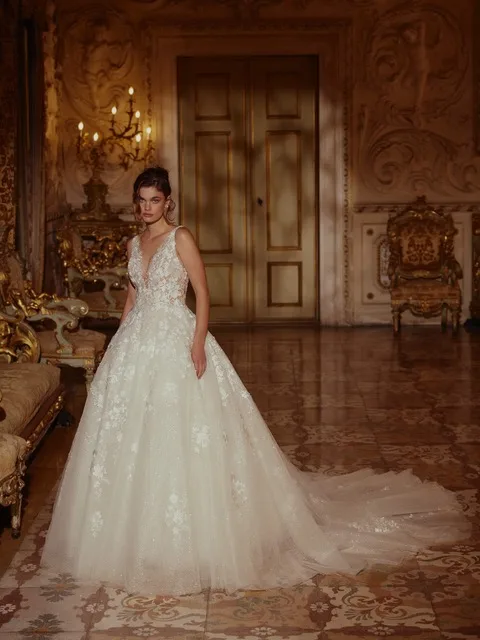 Булчинска рокля Style 1267 — Принцеса — колекция Demetrios — дантела с мъниста, блестящ тюл | Арети София