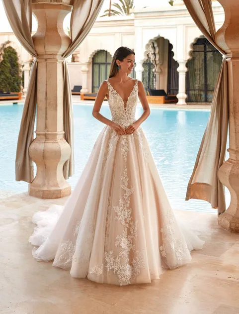 Булчинска рокля Style 1107 — Принцеса — колекция Demetrios — дантела, тюл | Арети София