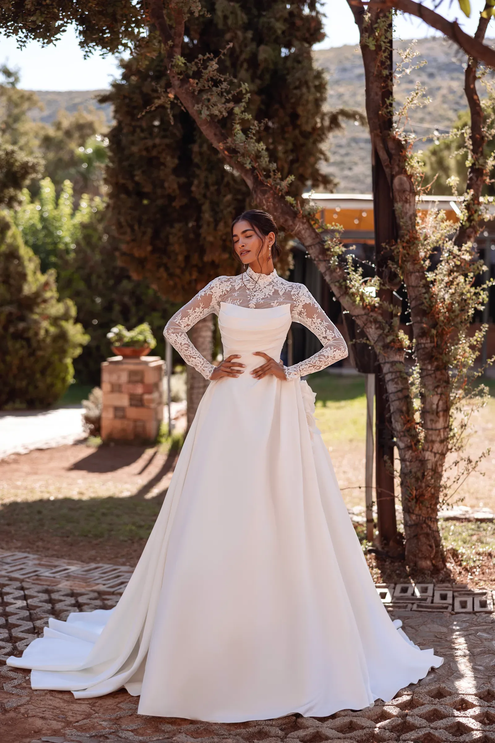Булчинска рокля Style 8289 — А-силует — колекция Cosmobella — микадо, сатен | Арети София